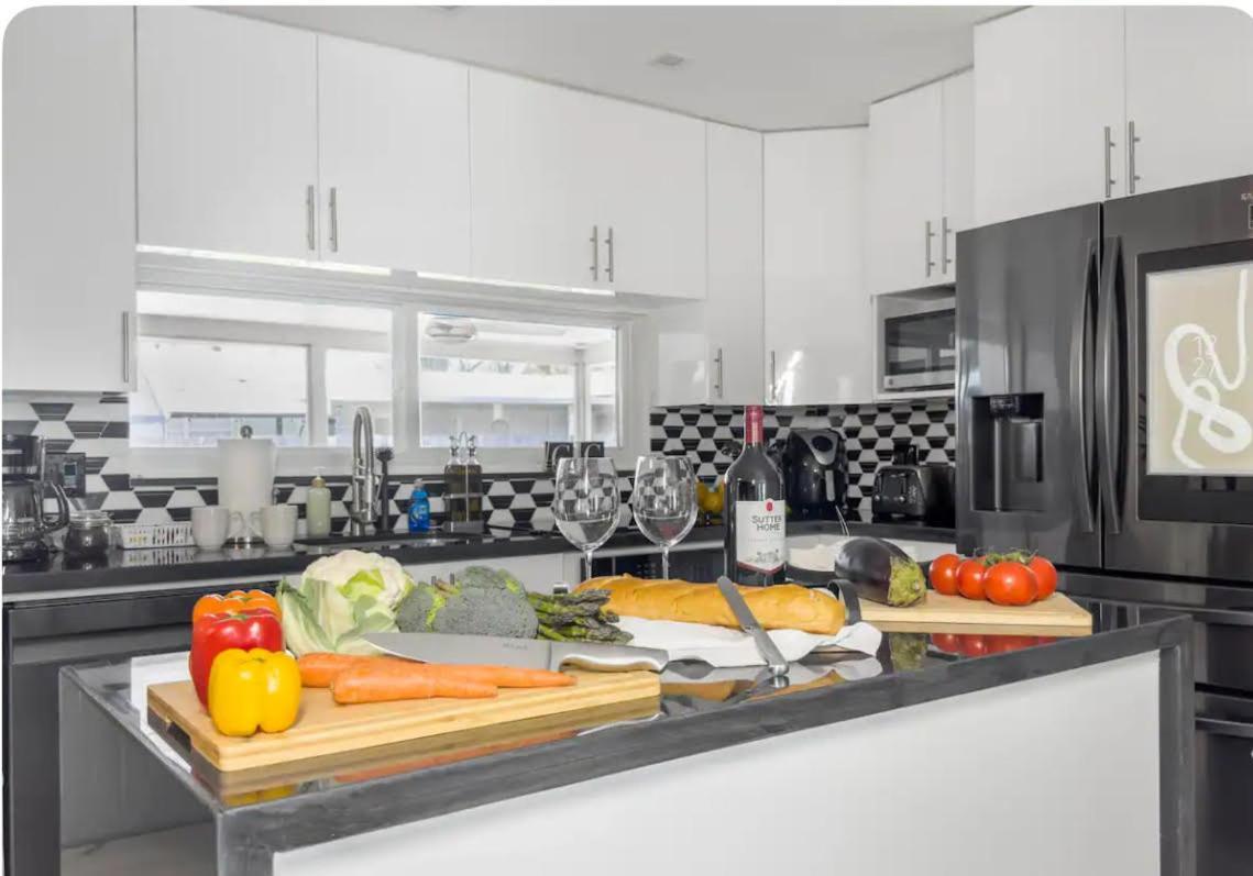Amazing Home W Heated Pool 8 Mins To The Beach Lighthouse Point Exterior foto